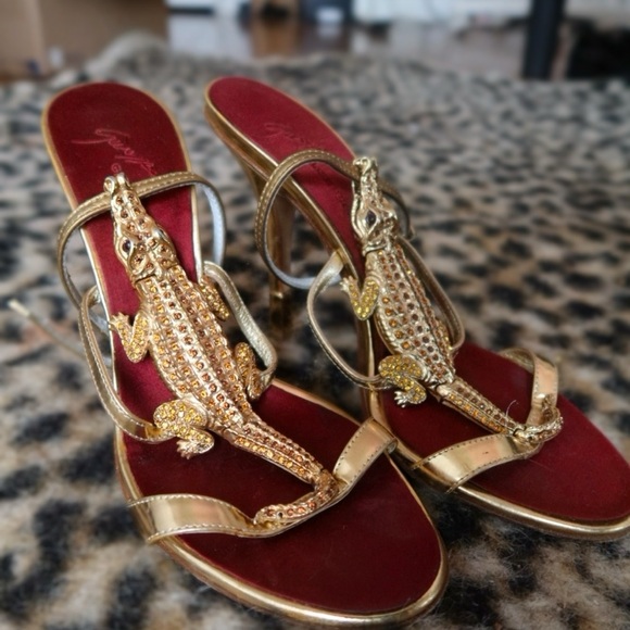 Giuseppe Zanotti Gold Crocodile Sandals - Picture 2 of 4
